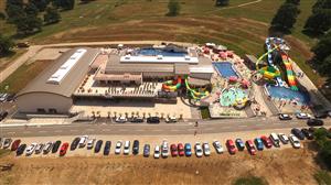 Aquapark-urile din Ardeal se bat cu ungurii pentru clujeni FOTO