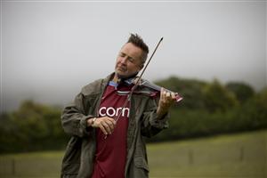 Concert Nigel Kennedy la Cluj. Acces începând cu ora 18:30 şi parcare gratuită