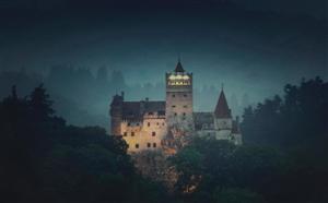 Senzaţii tari de Halloween! Airbnb pune la bătaie o noapte de cazare în Castelul lui Dracula FOTO/VIDEO