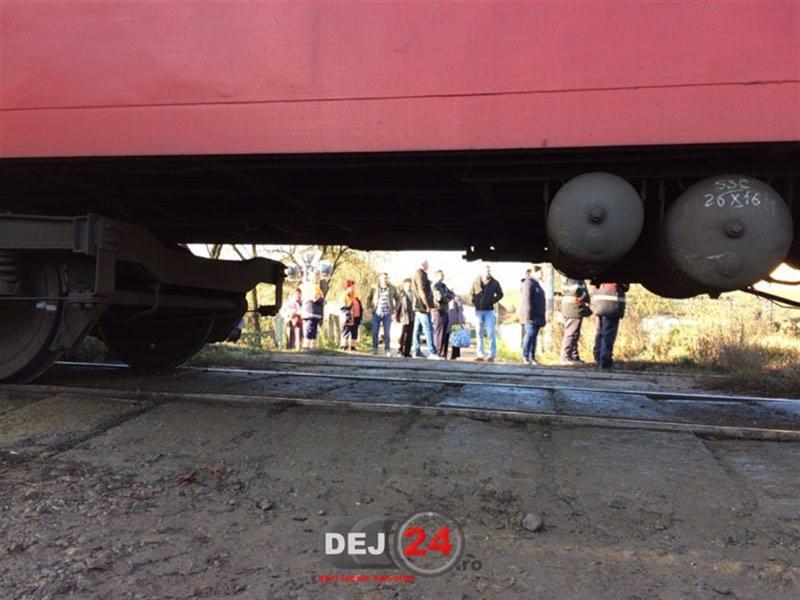O fetiţă a căzut din tren, lângă Cluj. Totul s-a petrecut sub ochii mamei FOTO/VIDEO