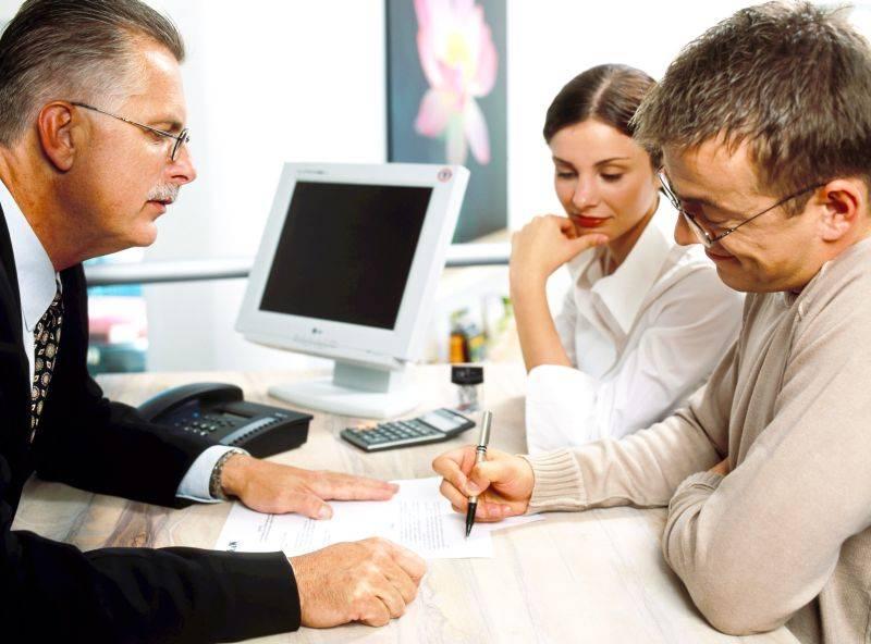 Revin la sentimente mai bune. Băncile reduc avansul la credite la 15%