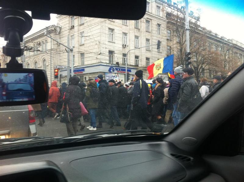 Proteste la Chişinău după ce Igor Dodon a fost ales preşedinte al Republicii Moldova