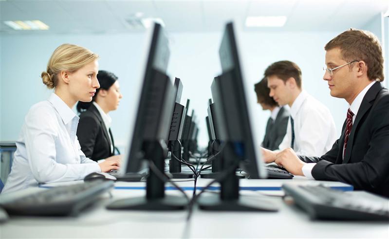 Care sunt aşteptările salariale ale angajaţiilor români. La ce vârstă cresc pretenţiile