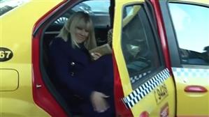 Elena Udrea a plecat cu taxiul de la DNA
