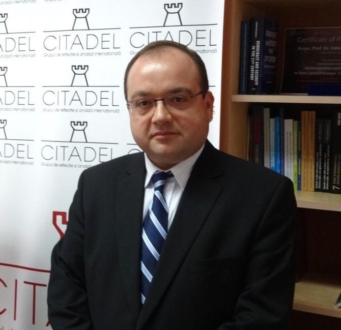 Sfârşit de epocă în politica lumii. Instalarea unei stări de spirit negative. Ce au în comun înfrângerile candidaţilor de esenţă liberală?