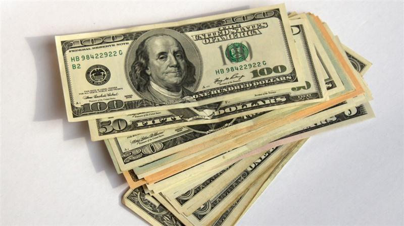 Nou maxim istoric pentru dolarul american