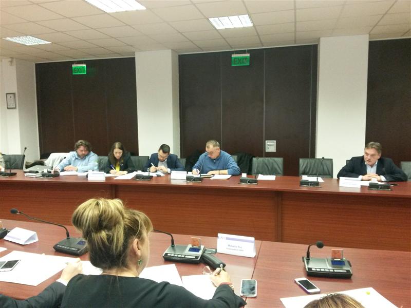 Dezbatere între oameni de afaceri şi candidaţi clujeni la parlament. „Legea sănătăţii a fost modificată de 1400 de ori