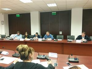 Dezbatere între oameni de afaceri şi candidaţi clujeni la parlament. „Legea sănătăţii a fost modificată de 1400 de ori
