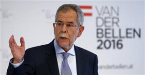 Alexander Van der Bellen este noul preşedinte al Austriei. Candidatul de extremă dreaptă şi-a recunoscut înfrângerea