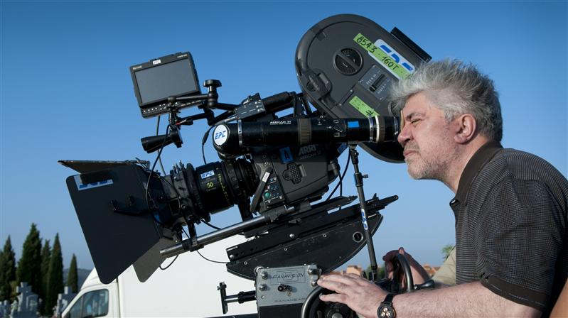 Şapte fotografe inspirate de celebrul Almodovar expun la Insomnia