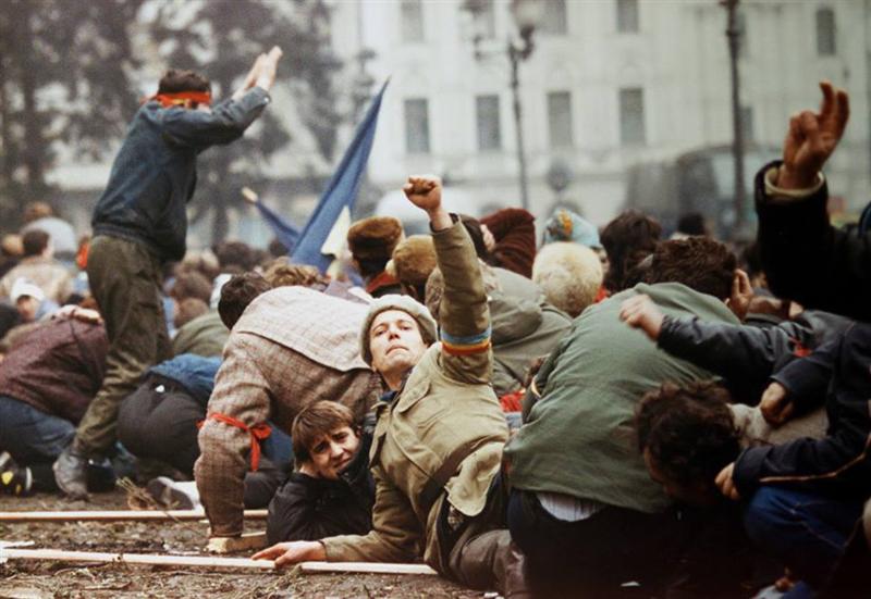 27 de ani de la Revoluţie. Peste 1.000 de morţi, niciun vinovat. Operaţiunea Trandafirul (IMAGINI DOCUMENT)