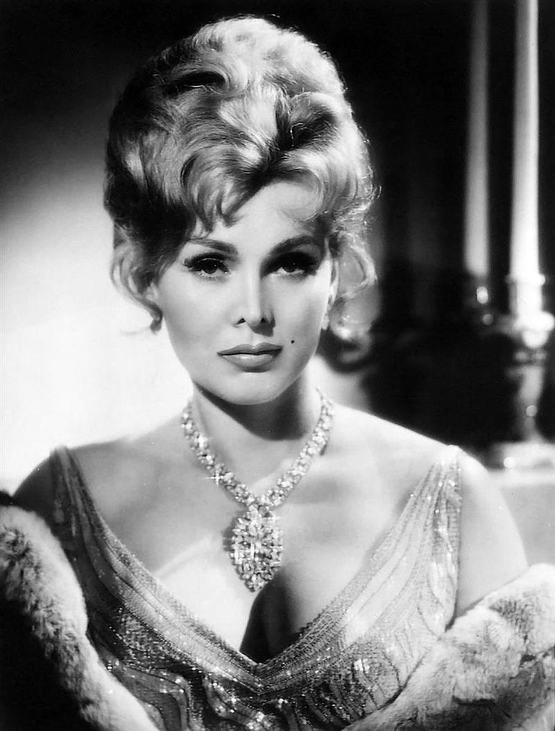 A murit Zsa Zsa Gabor, celebra actriţă de origine maghiară