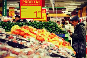 Cât costă să duci un trai decent la oraș sau la țară, în România