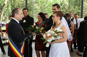 Peste 800 de tineri clujeni şi-au programat căsătoria civilă online. VEZI cea mai solicitată dată