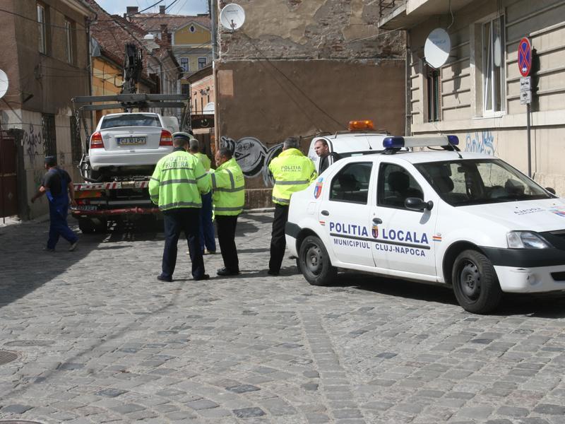 Atenţie, şoferi! Reîncepe ridicarea maşinilor parcate ilegal, la Cluj