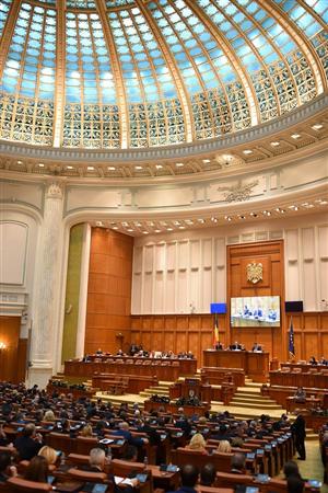 Plenul comun al Parlamentului votează luni Comisia de anchetă şi constituirea Comisiilor SRI şi SIE