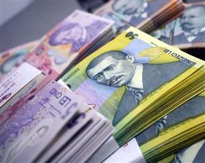 Creştere economică de 5,2% asumată de noul Guvern. Unde se vor duce cei 2,5 mld euro - bani noi care vor intra în consum