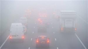 Ceață pe autostrăzi. Polițiștii recomandă viteză redusă, lumini de întâlnire și evitarea depășirilor