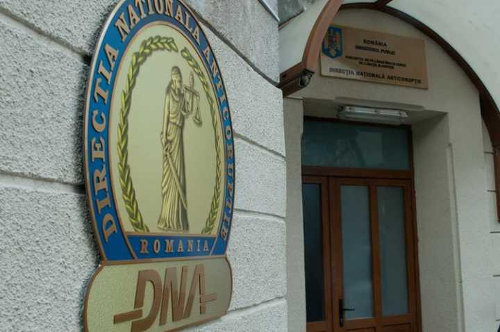 DNA a cerut documente 
