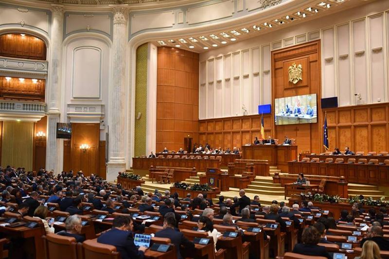 Moţiunea de cenzură PNL-USR împotriva guvernului Grindeanu a fost citită în plen