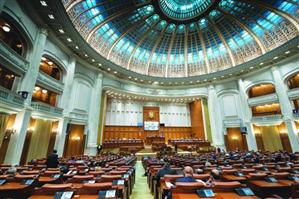 Comisiile juridice din Parlament au dat aviz pozitiv solicitării președintelui privind organizarea unui referendum