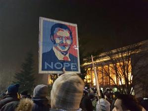 LIVE Protestele continuă în Piaţa Victoriei