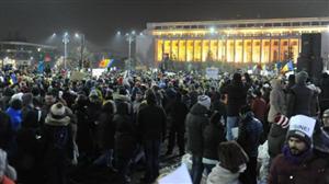 LIVE. Zece zile de protest la Bucureşti. Manifestanţii nu sunt mulţumiţi cu demisia lui Iordache