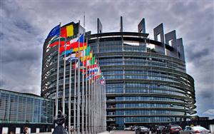 Parlamentul European avertizează Administraţia Trump că UE nu primeşte ordine