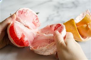 Dr. Quinn: Dieta cu Grapefruit – miraculoasă pentru unii, periculoasă pentru alții.