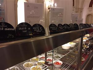 Vă e foame? Să dăm o fugă la cantina săracilor... senatori GALERIE FOTO