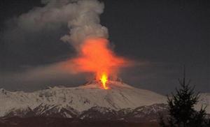 Vulcanul Etna erupe din nou