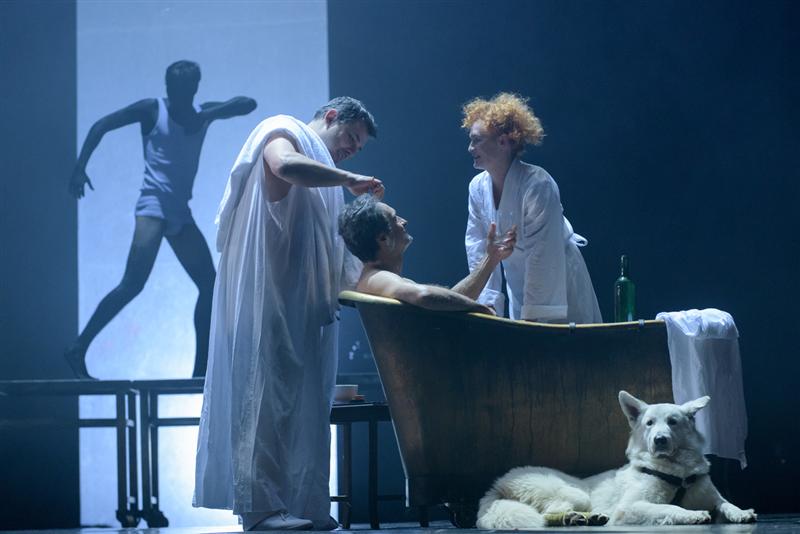 Promoție de 8 martie la Teatrul Maghiar din Cluj