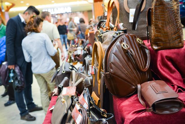 Genţi şi accesorii în tendinţe, într-o ediţie specială a Bag Expo, la Iulius Mall Cluj (P)