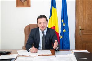 Ministrul Tineretului și Sportului: 
