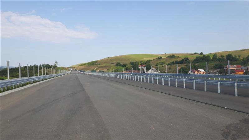 Compania Naţională de Drumuri a băgat în şedinţă constructorii şi proiectanţii. CNAIR cere respectarea termenelor de realizare a proiectelor