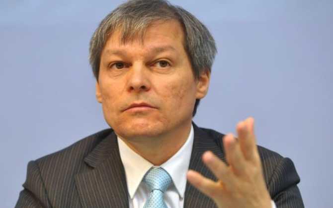 Dacian Cioloş: „Luăm în calcul inclusiv un proiect politic nou, o mişcare politică sau un partid politic