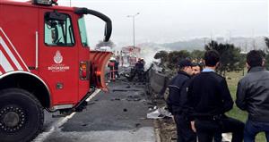 Un elicopter s-a prăbuşit pe o autostradă din Istanbul. Cel puţin cinci morţi