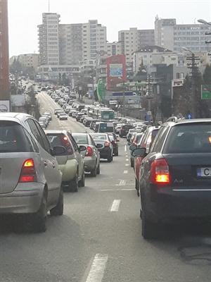 LIVE. Soluţii pentru traficul din Cluj, cu şeful Laboratorului de Trafic din cadrul UTCN