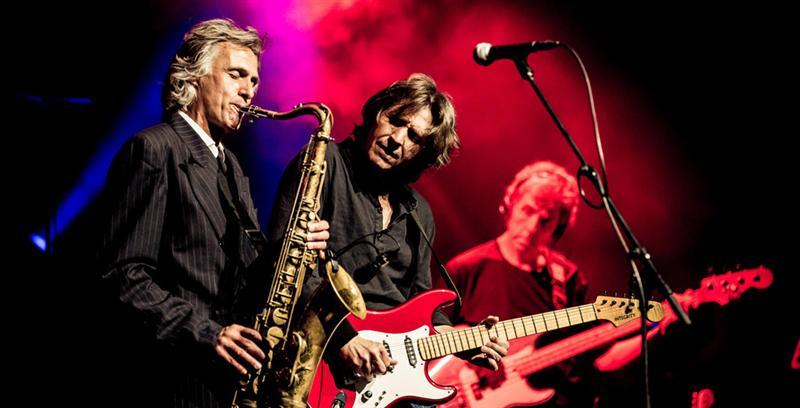 Dire Straits Experience revine la Cluj. Când are loc concertul şi cât costă biletele