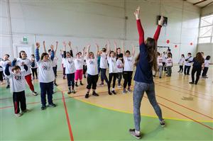 Copii cu Sindrom Down au împărțit flori și baloane clujenilor