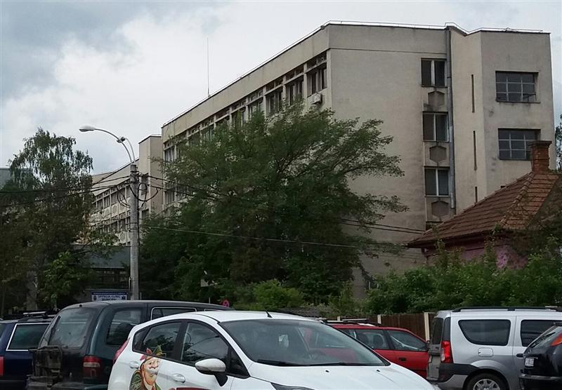 Spital, căutăm medici. Şi profesori care să-i evalueze pe medici. 