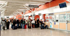 Cum obţii despăgubiri de sute de euro din întârzierea avionului