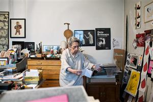 Artistul vizual Geta Brătescu, reprezentanta României la Bienala de la Veneția, vine la Cluj