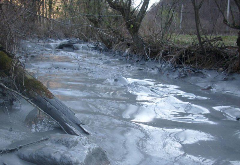 Poluarea de pe Arieş a ajuns în Cluj. S-a găsit o soluţie provizorie