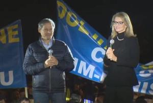 Un lider liberal critică colaborarea cu Cioloş