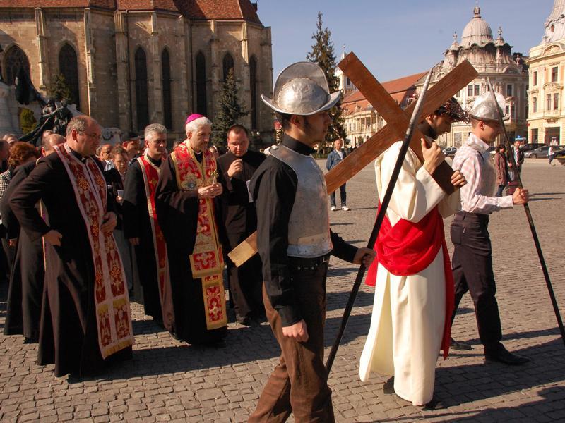 Calea Crucii prin centrul Clujului