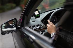  Transportatorii vor să scoată Uber în afara legii