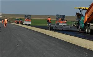 Constructorii trec, autostrada rămâne. Neconstruită