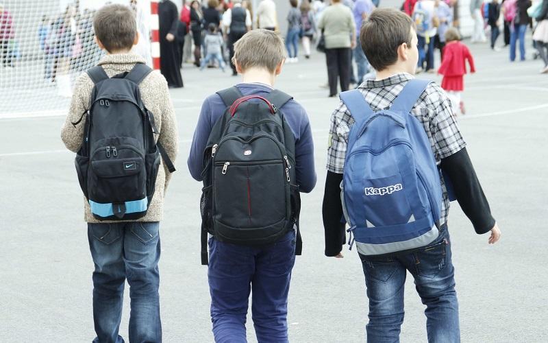 Gata cu vacanţa! Elevii s-au reîntors la şcoală