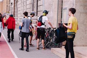 Mic dejun şi service gratis pentru clujenii care merg cu bicicleta la muncă. În fiecare joi